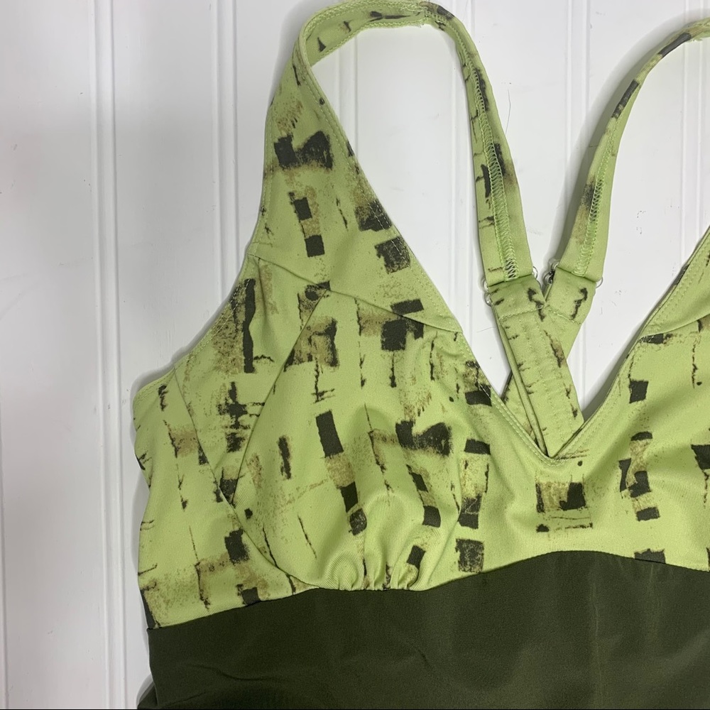 Columbia Light & Dark Green Razor Back Tank - Picture 2 of 14